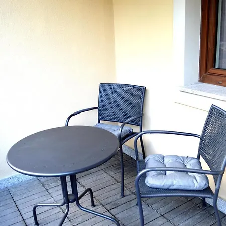 アパート Przy Parku ポラニツァ・ズドゥルイ